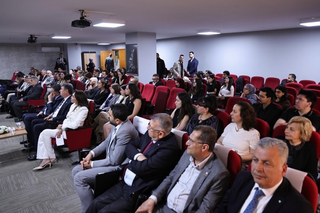 Zonguldak&rsquo;ta Eczacılık G&uuml;n&uuml; paneli d&uuml;zenlendi
