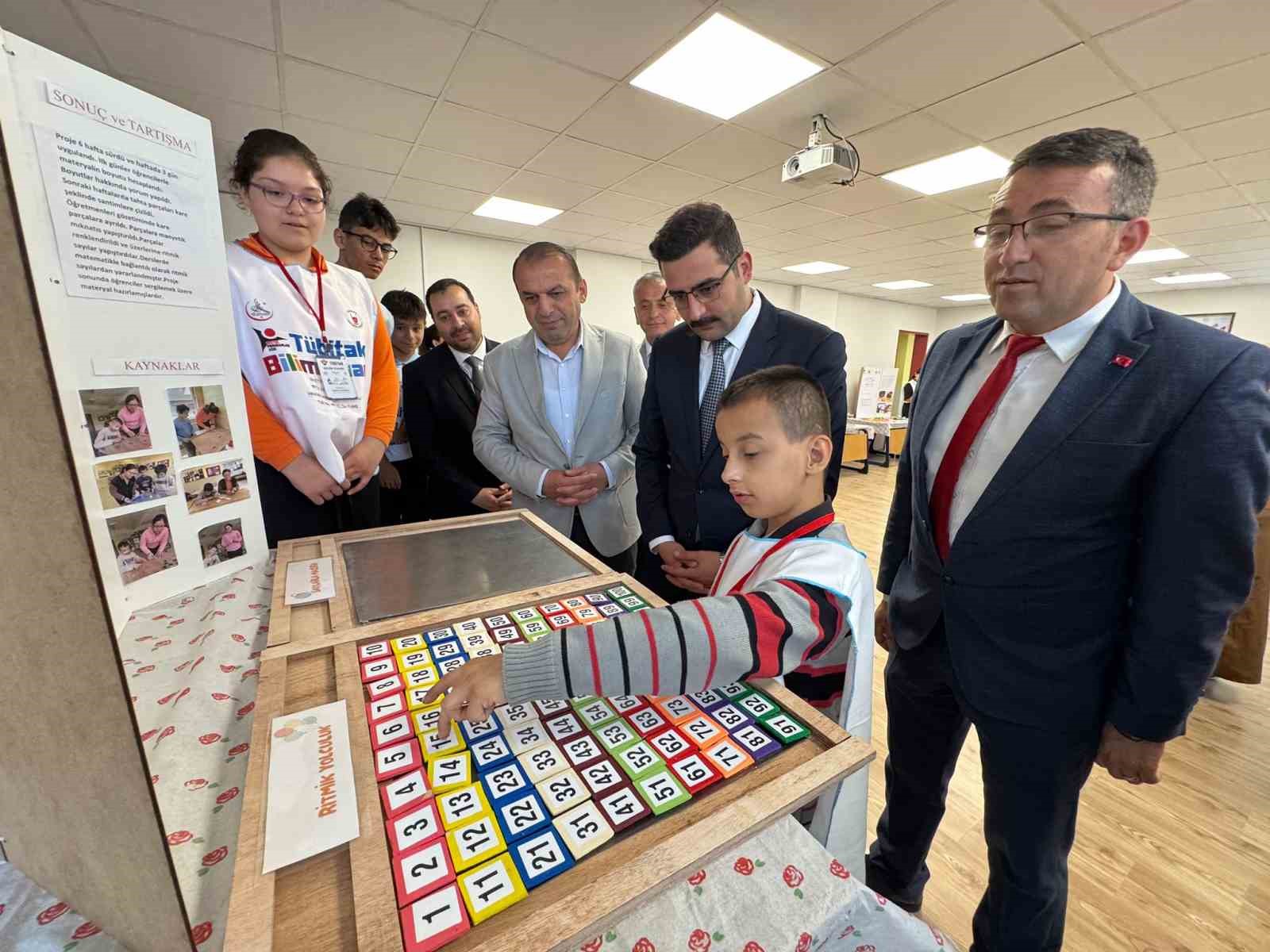 Kastamonu’da öğrenciler yaptıkları bilimsel çalışmaları sergiledi