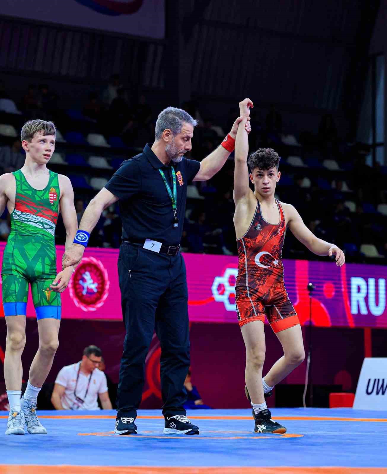 U17 Avrupa Şampiyonası&rsquo;nda, Şamil Şahan&rsquo;dan bronz madalya
