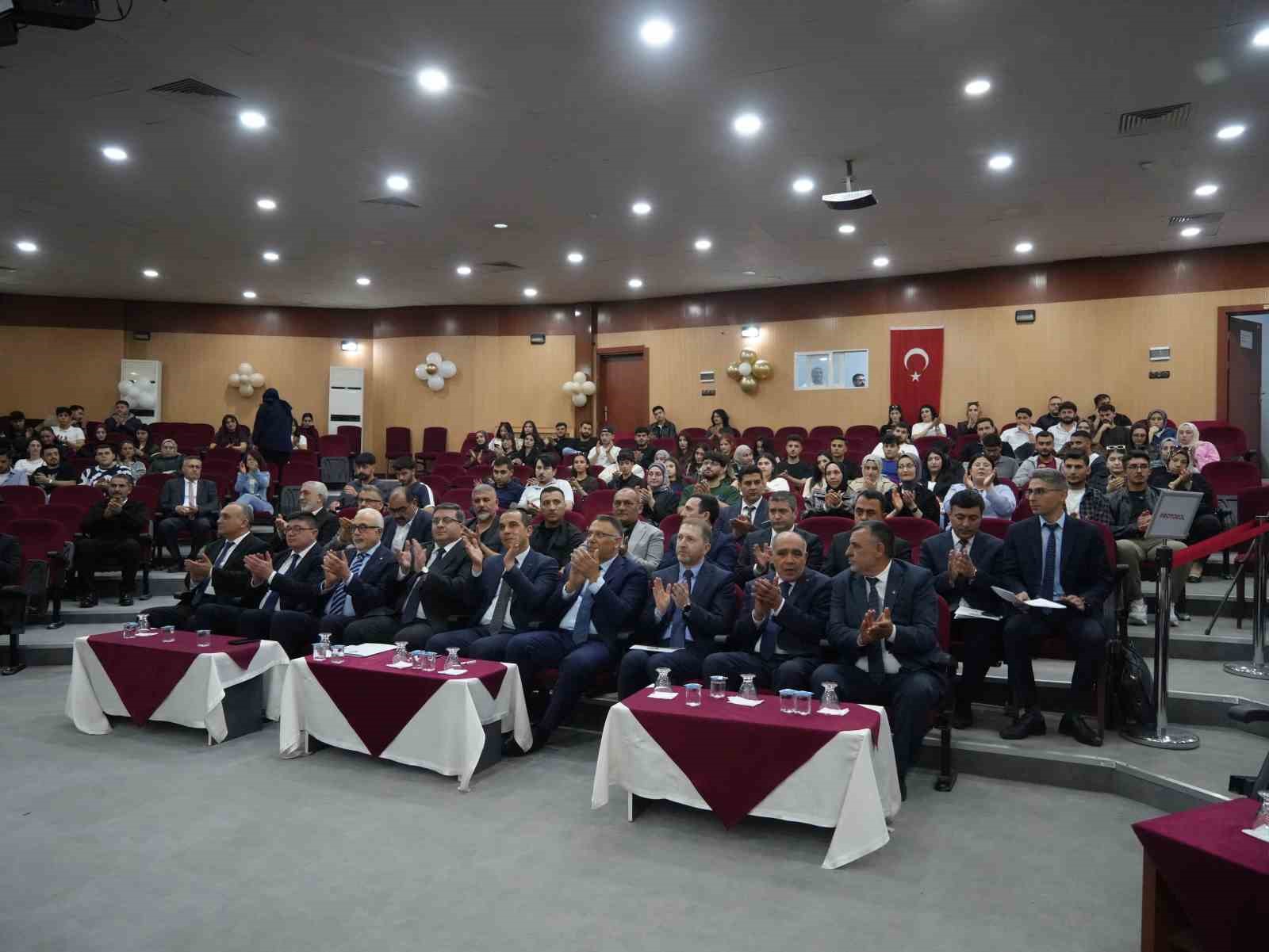 Iğdır&rsquo;da "Azerbaycan Yatırım Fırsatları: Nah&ccedil;ıvan B&ouml;lgesinin Stratejik Avantajları" semineri
