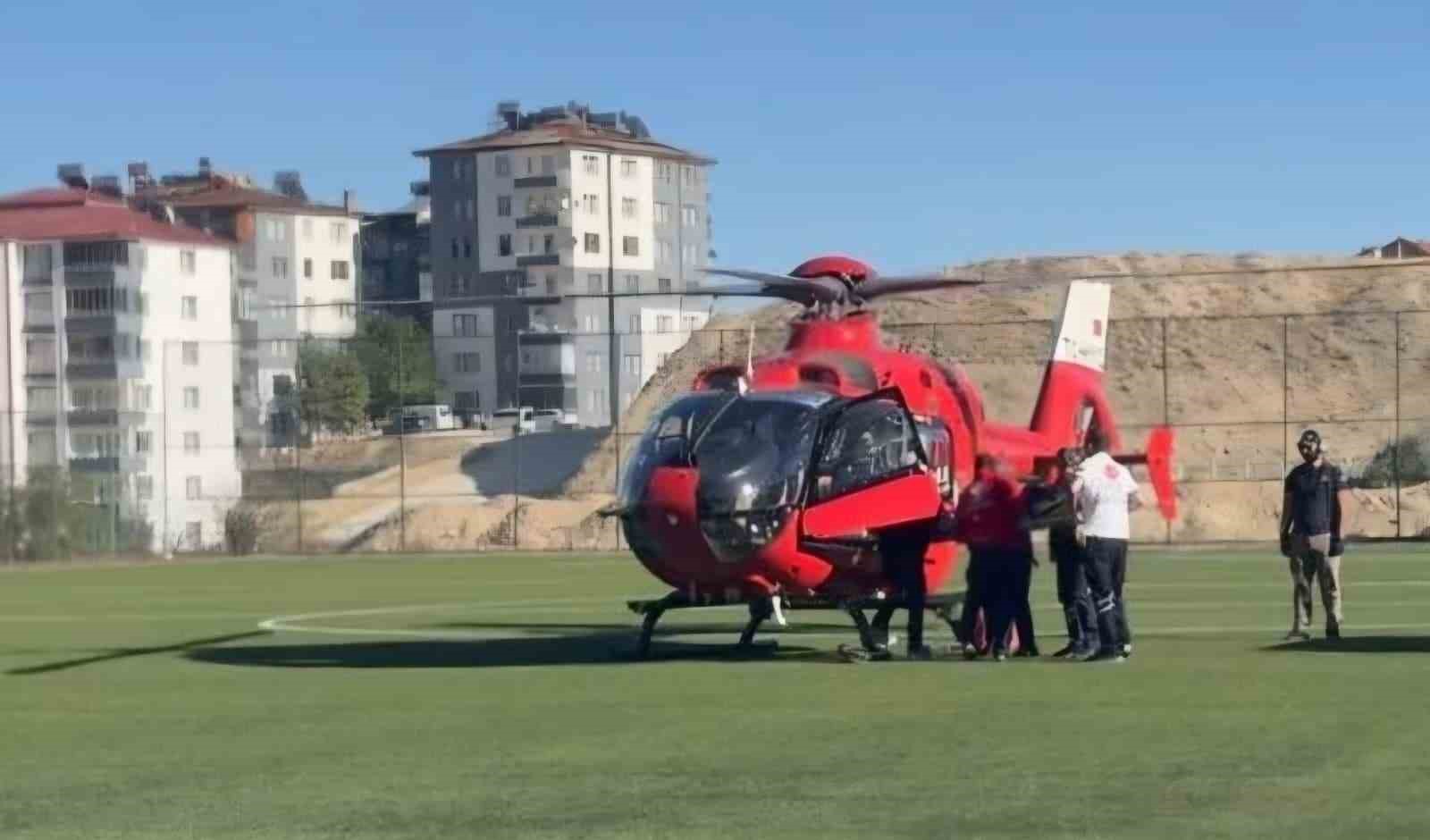 Mide kanaması geçiren hasta hava ambulansıyla Malatya’ya sevk edildi