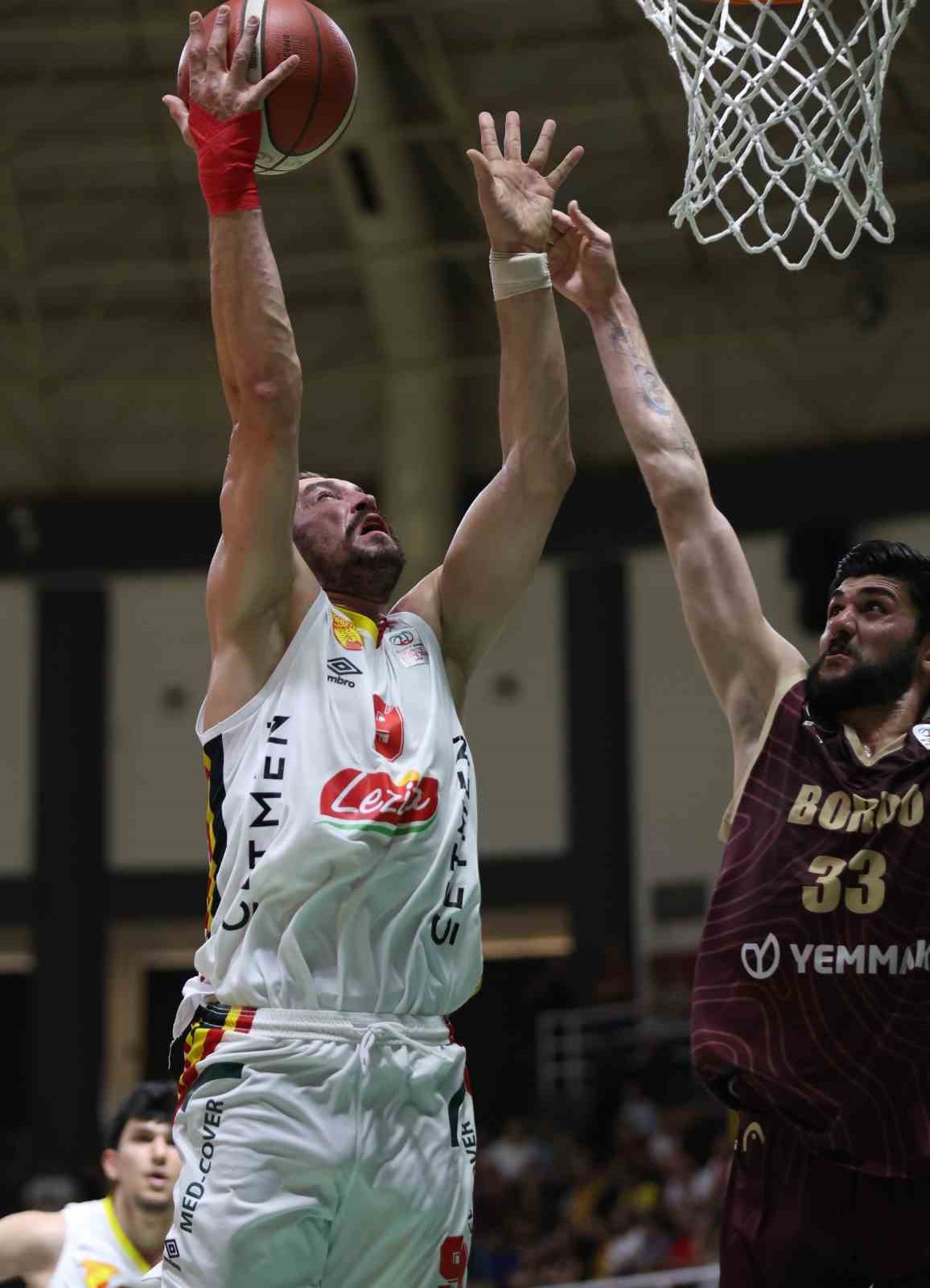 TBL play-off yarı final: G&ouml;ztepe Basketbol: 73 - Parmos Bordo BK: 71
