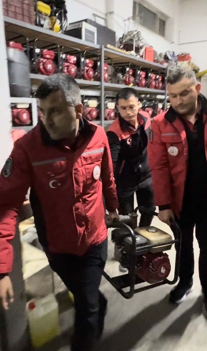 Çorum Belediyesi’nden selin vurduğu Havza’ya destek
