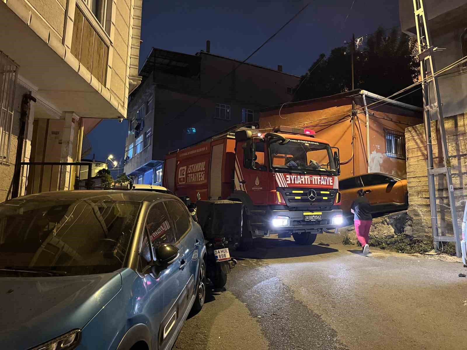 Eyüpsultan’da 3 katlı binanın bodrum katında yangın: 2’si çocuk 4 ağır yaralı