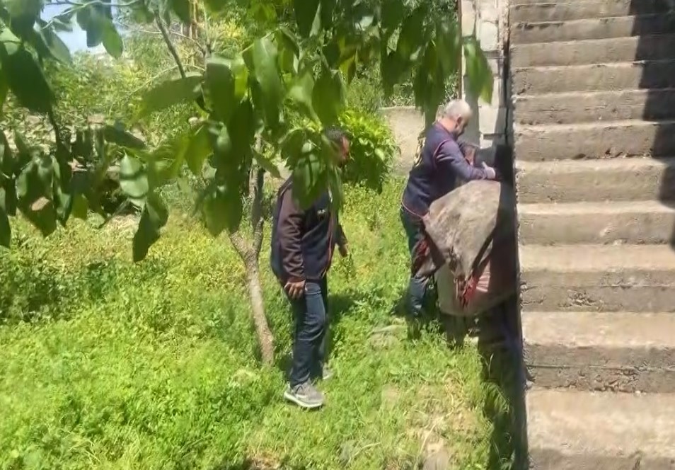 Kesinleşmiş 40 yıl cezayla aranan şahıs saklandığı bağ evinde yakalandı