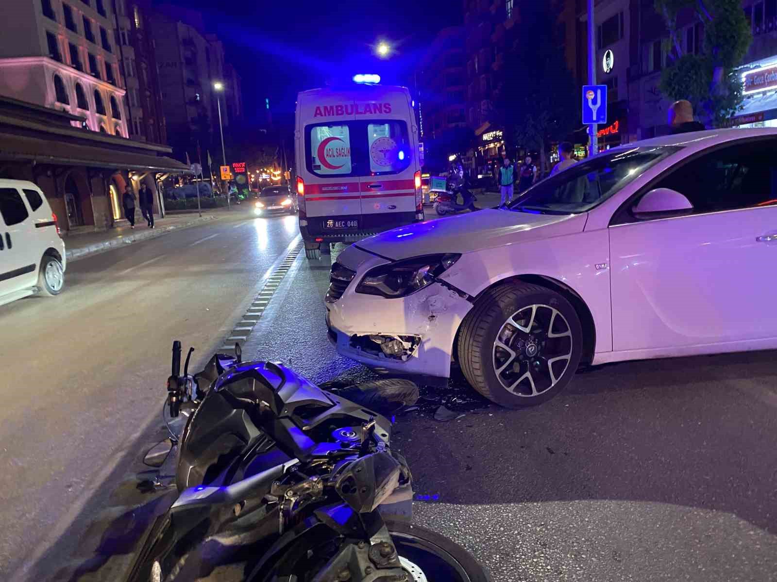 Otomobil ile motosiklet çarpıştı: 1 yaralı