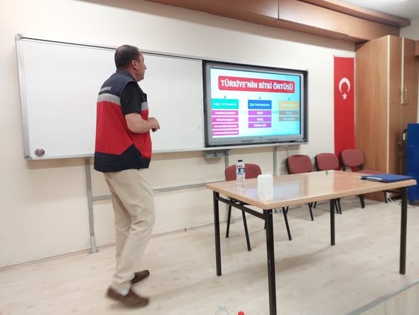 Simav’da öğrencilere doğa ve tarım eğitimi
