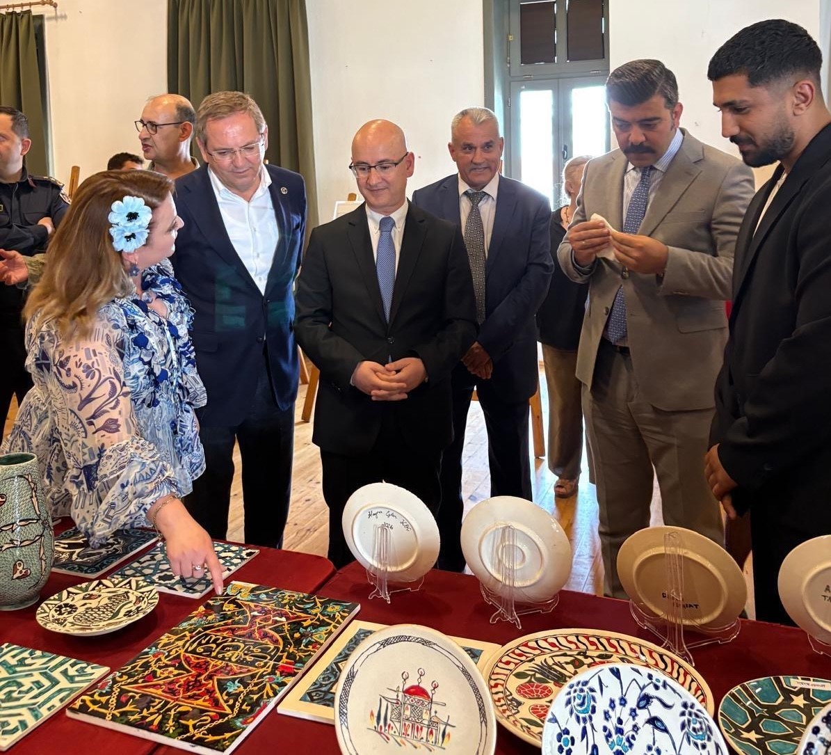 Ayvalık&rsquo;ın k&uuml;lt&uuml;rel mirası sergiyle g&uuml;n y&uuml;z&uuml;ne &ccedil;ıktı
