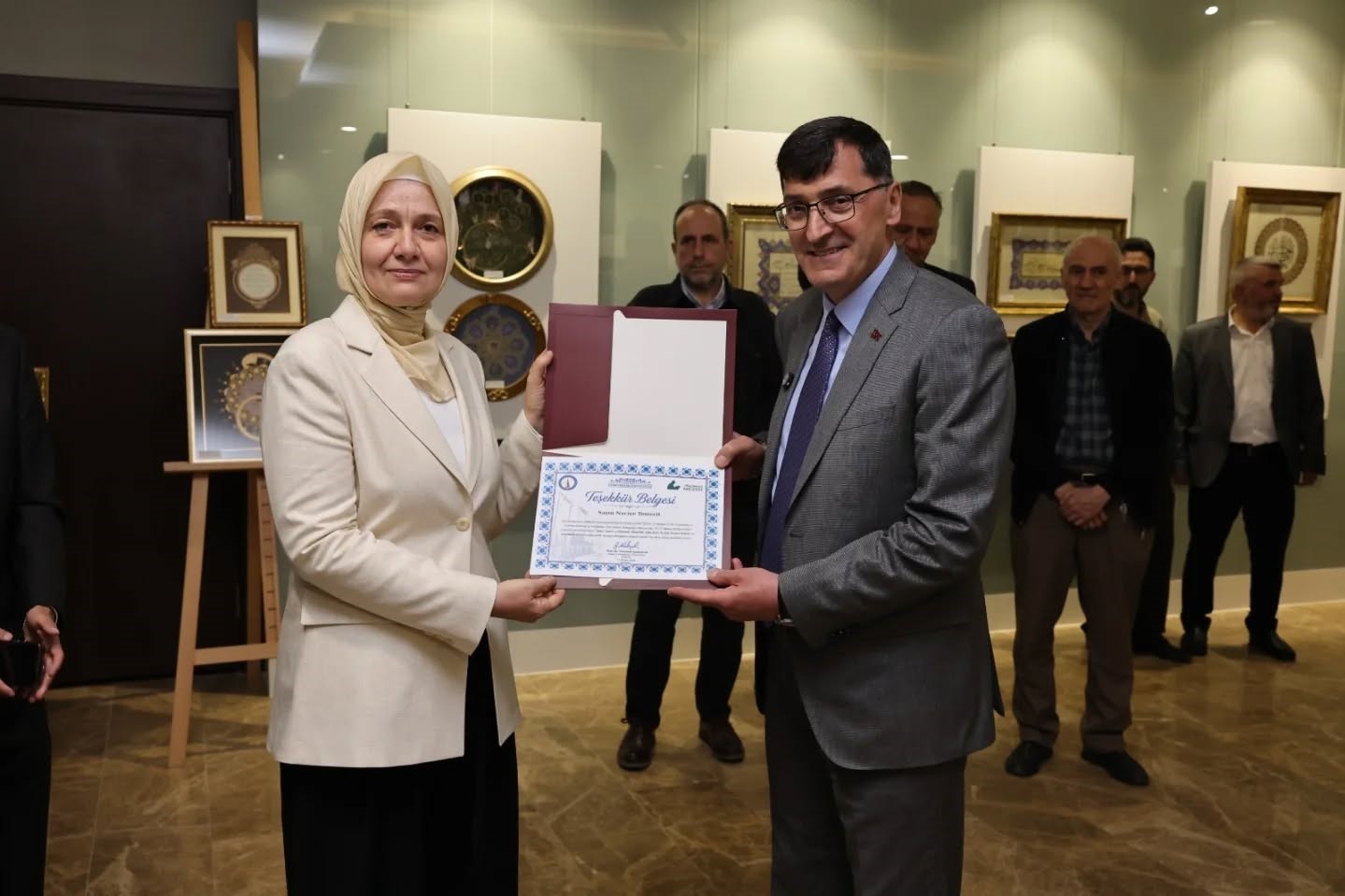 K&uuml;tahya&rsquo;da tezhip sanatı kurslarla gelecek nesillere aktarılıyor
