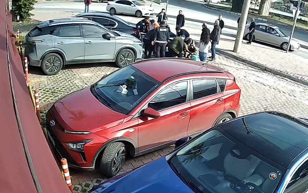 Ruhsatı bulunmayan işletmenin sahibinden 2 milyon TL alan ş&uuml;phelilere y&ouml;nelik operasyonun g&ouml;r&uuml;nt&uuml;leri ortaya &ccedil;ıktı
