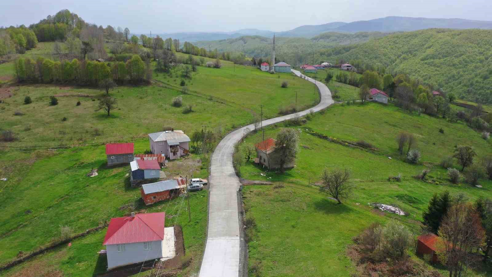 Ordu&rsquo;da beton yol &ccedil;alışmaları s&uuml;r&uuml;yor
