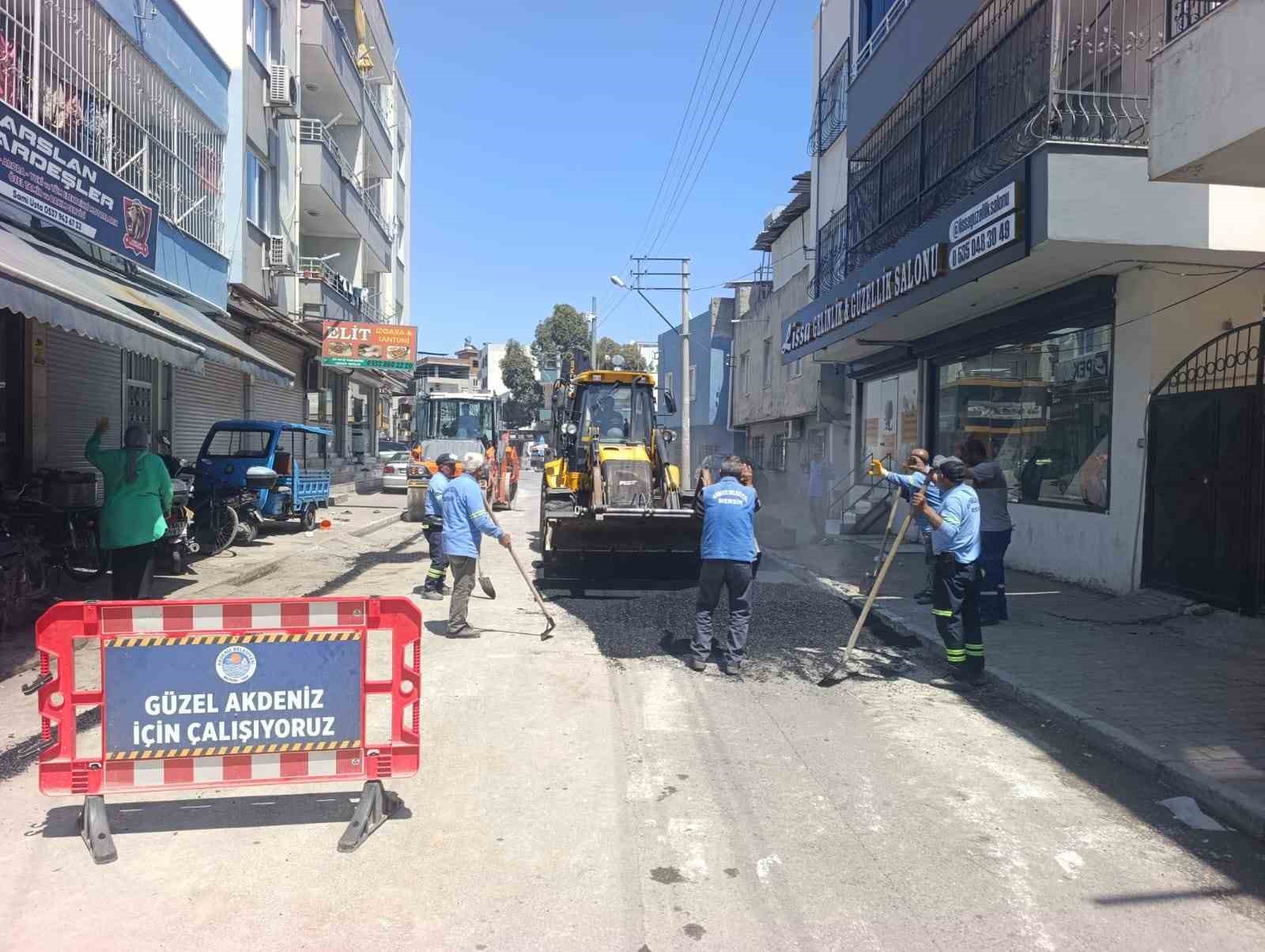 Akdeniz&rsquo;de yol ve kaldırımlar yenileniyor
