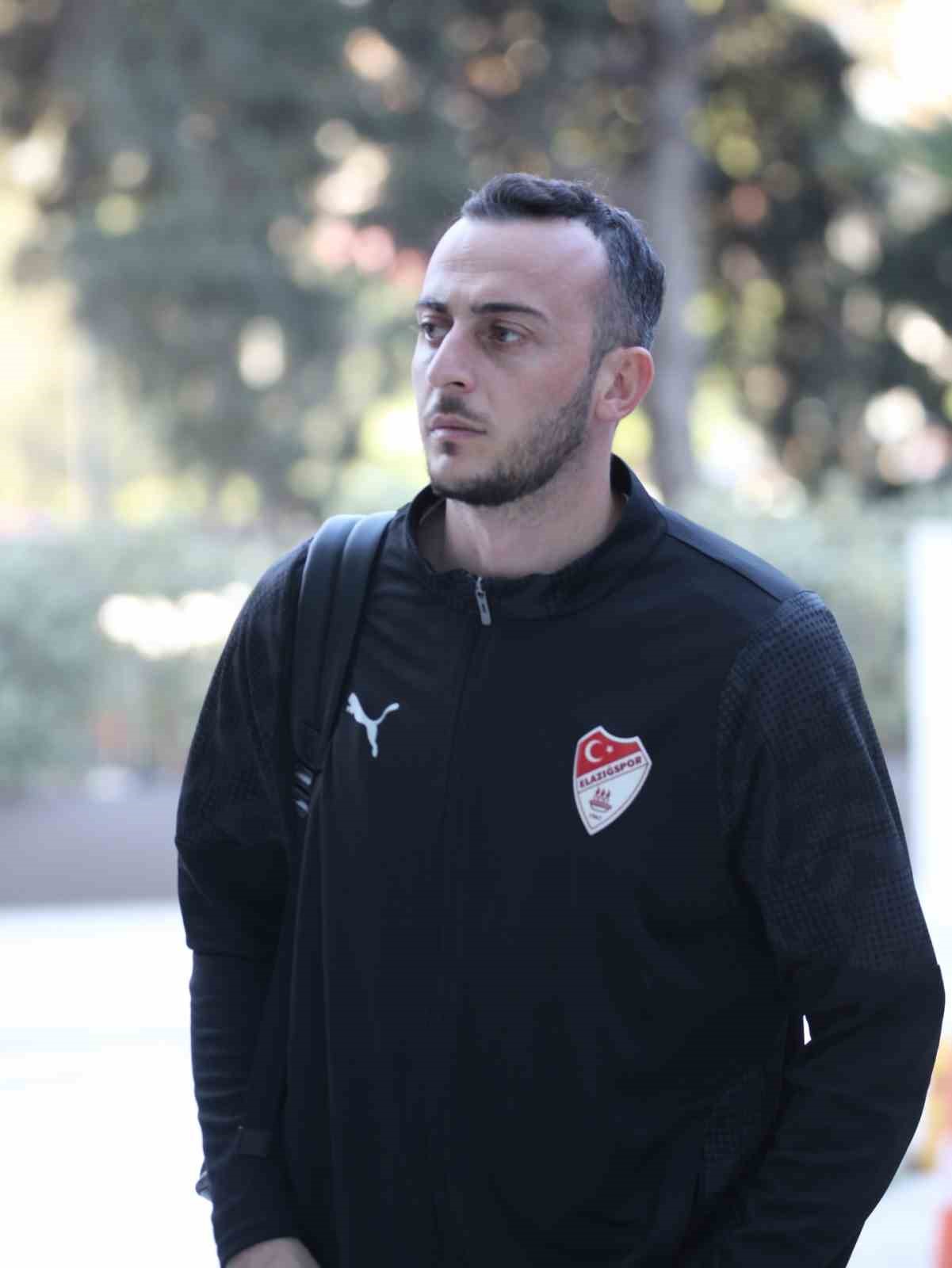 Elazığsporlu futbolcular &Ouml;mer ve Furkan: "Hakkınızı helal edin"
