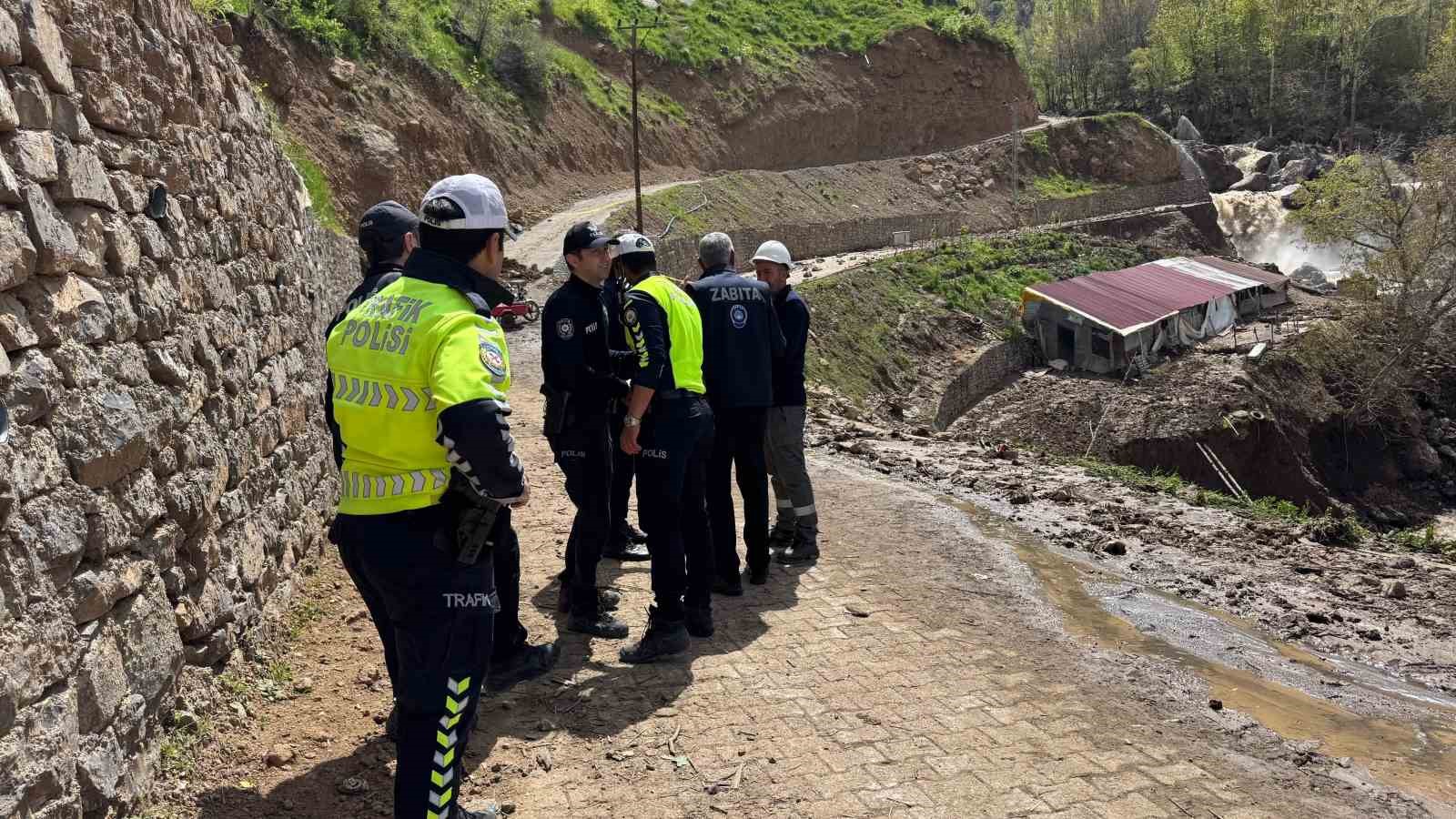 Şırnak&rsquo;ta selin bilan&ccedil;osu g&uuml;n ağarınca ortaya &ccedil;ıktı
