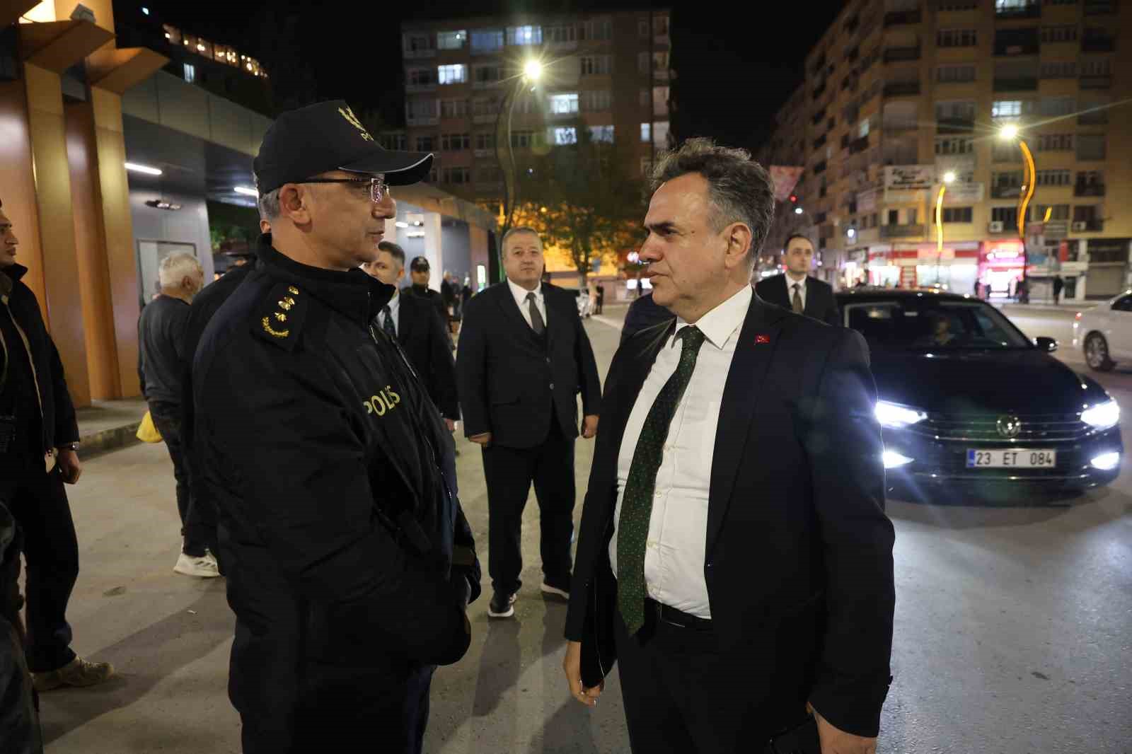 Elazığ’da ’Huzur’ uygulaması: İl Emniyet Müdürü Karan sahaya inerek denetimlere katıldı