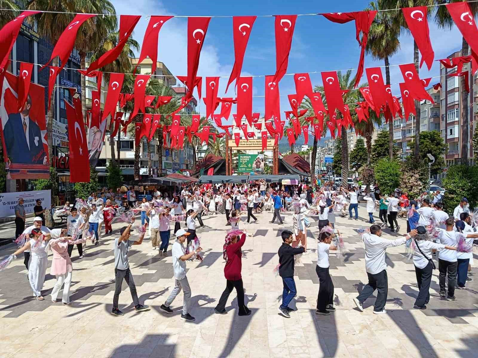 Kumluca&rsquo;da engelliler haftası kutlanıyor
