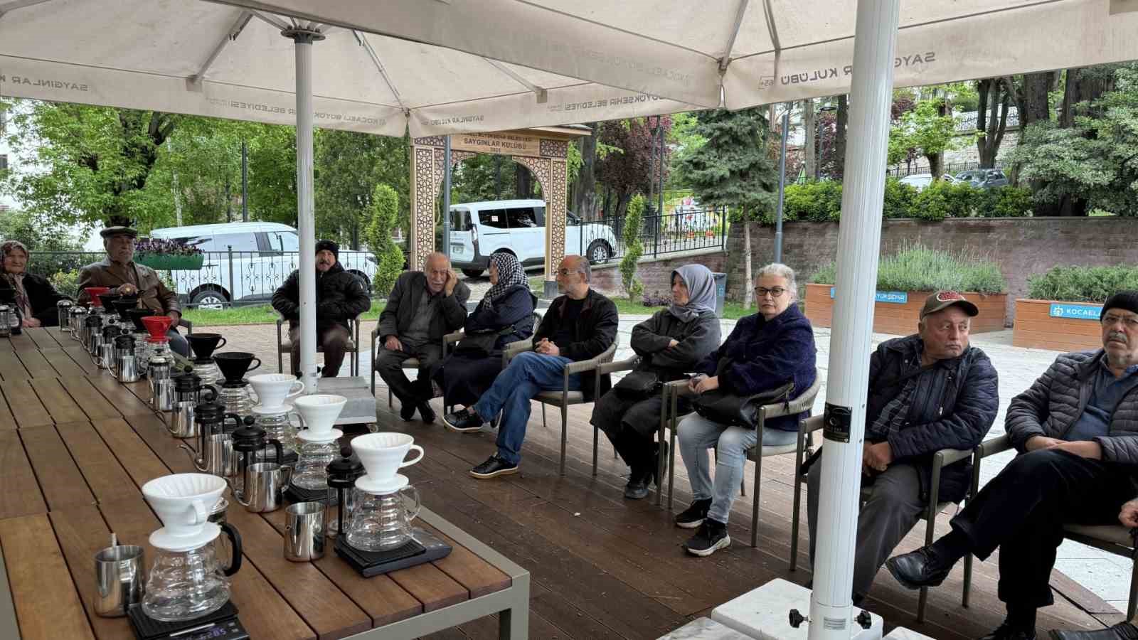 Biri filtre kahve yaptı, diğeri Türk kahvesi: Kuşaklar arası köprü