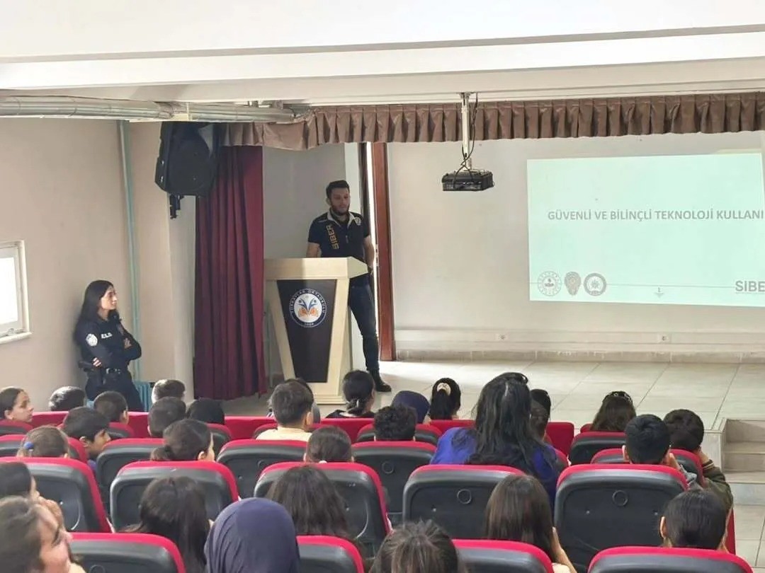 Sinop’ta öğrencilere siber farkındalık eğitimi