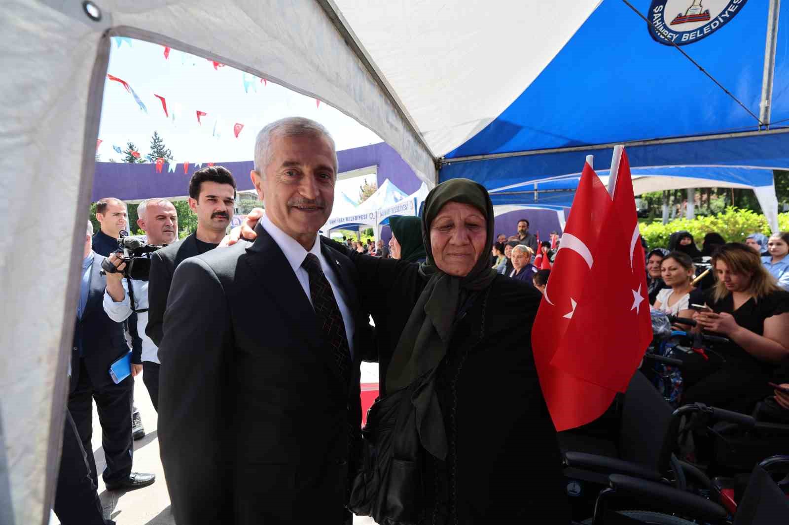 Şahinbey Belediyesi 5 bin engellinin &lsquo;eli ayağı&rsquo; oldu

