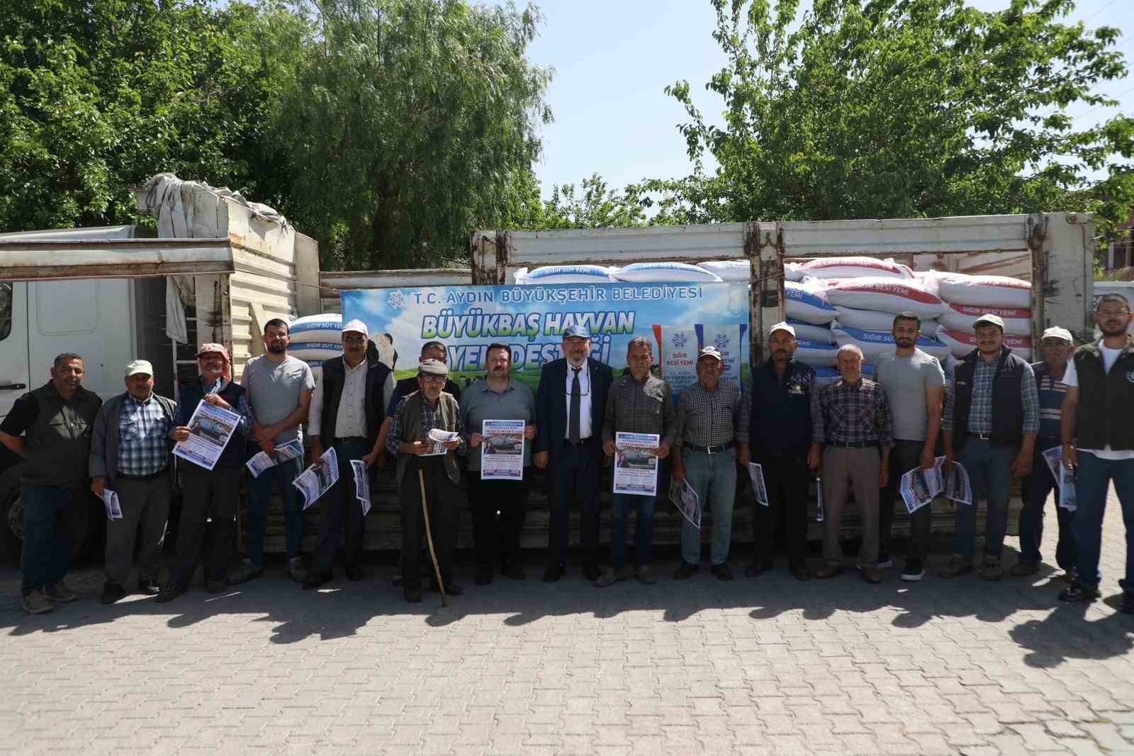 Aydın Büyükşehir’den Didim’de üreticilere yem desteği