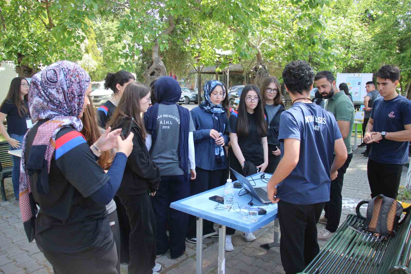 Aydın Lisesi’nde Bilim Fuarı açıldı