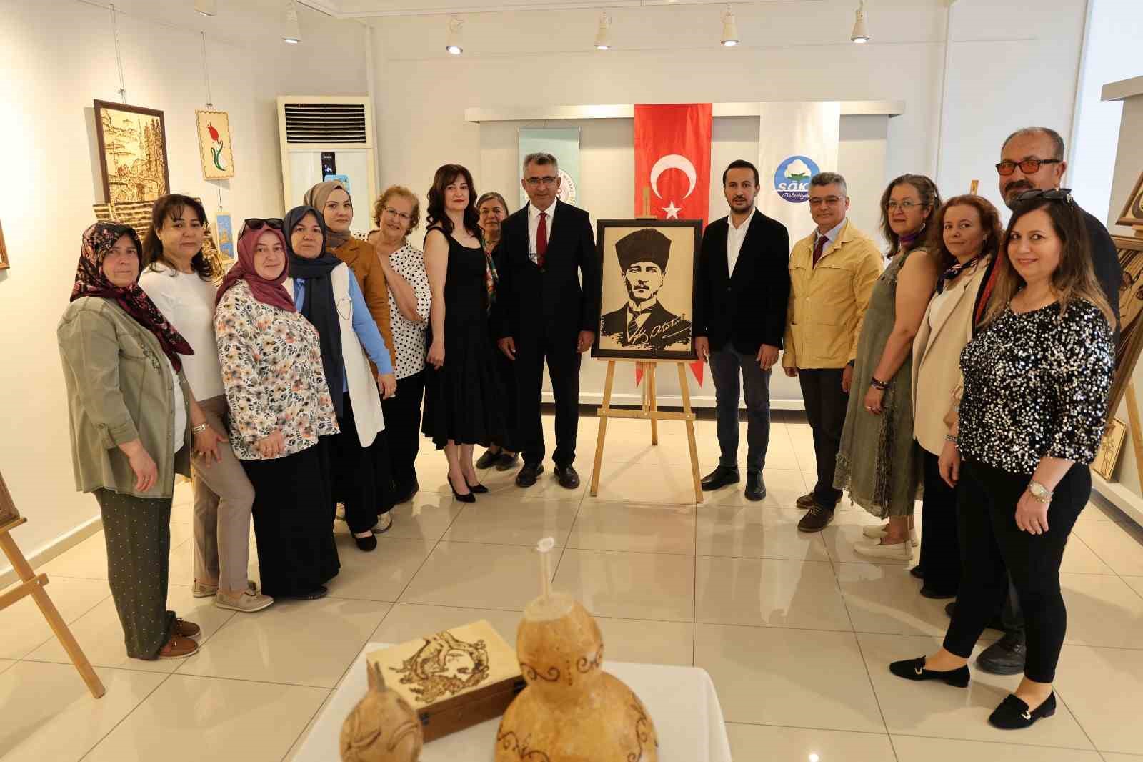 Söke’de ahşap yakma sanatının örnekleri sanatseverlerle buluştu