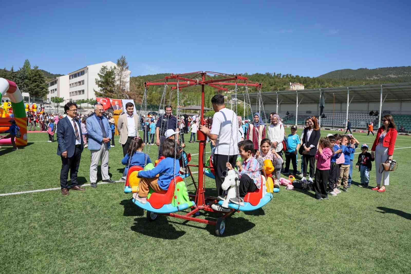 &Ccedil;ameli&rsquo;nde &rsquo;Cittaslow &Ccedil;ocuk Şenliği&rsquo; renkli g&ouml;r&uuml;nt&uuml;lere sahne oldu
