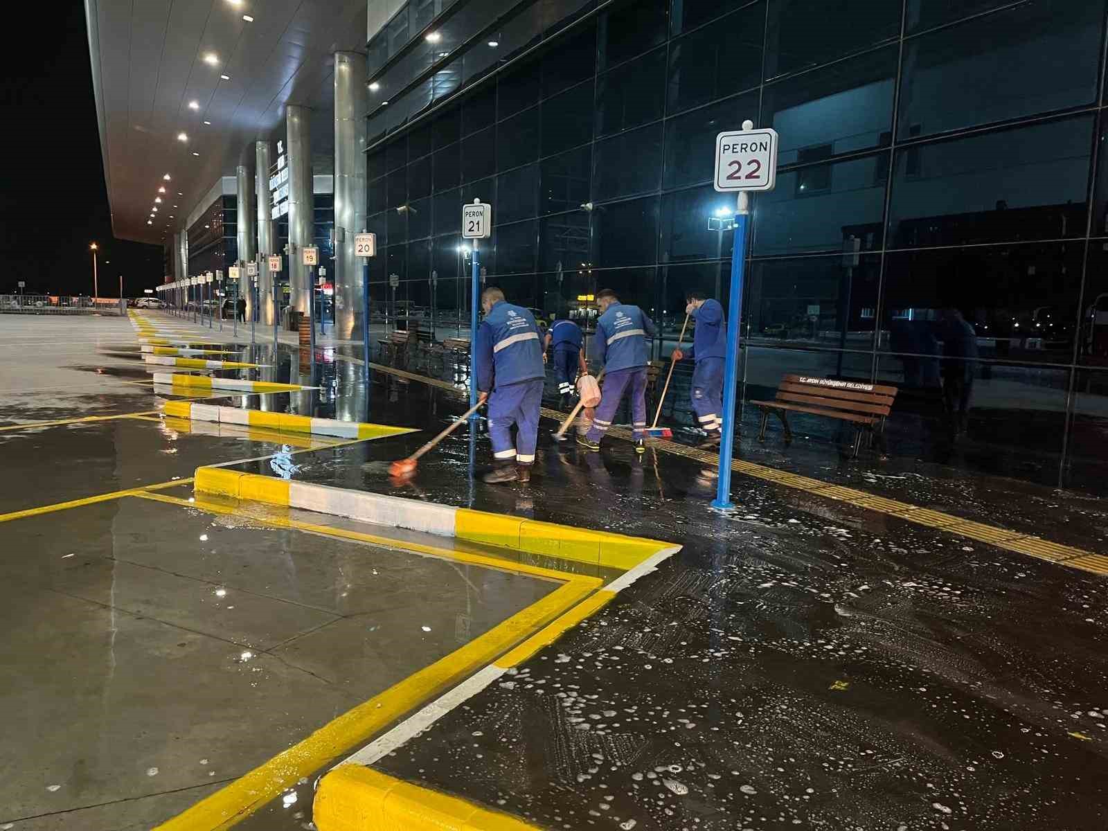 Aydın Büyükşehir’den, otobüs terminallerinde temizlik çalışması