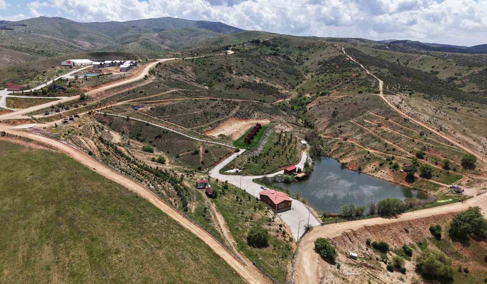 Aynı noktada değişen manzara: Bahar yağmurları kuraklığın izlerini sildi

