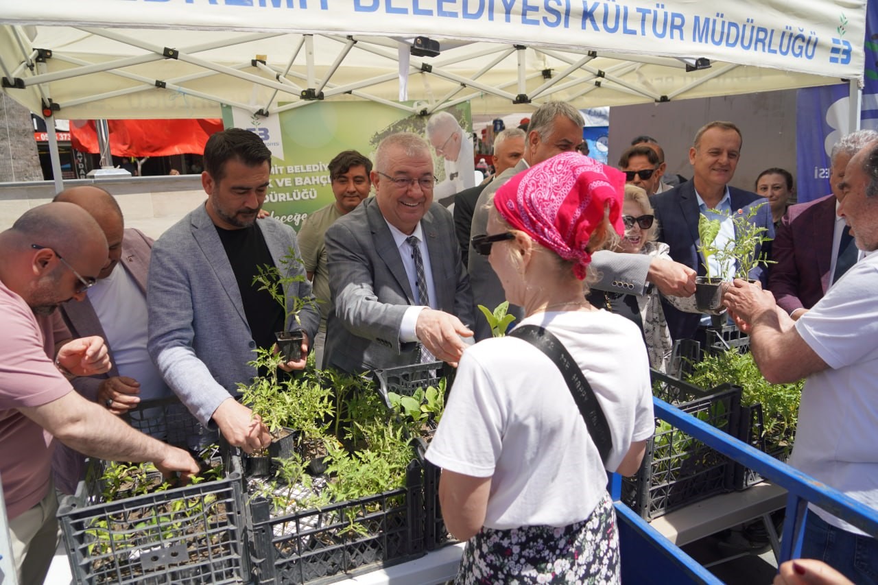 Edremit Belediyesi&rsquo;nden &uuml;cretsiz ata tohumu fide dağıtımı
