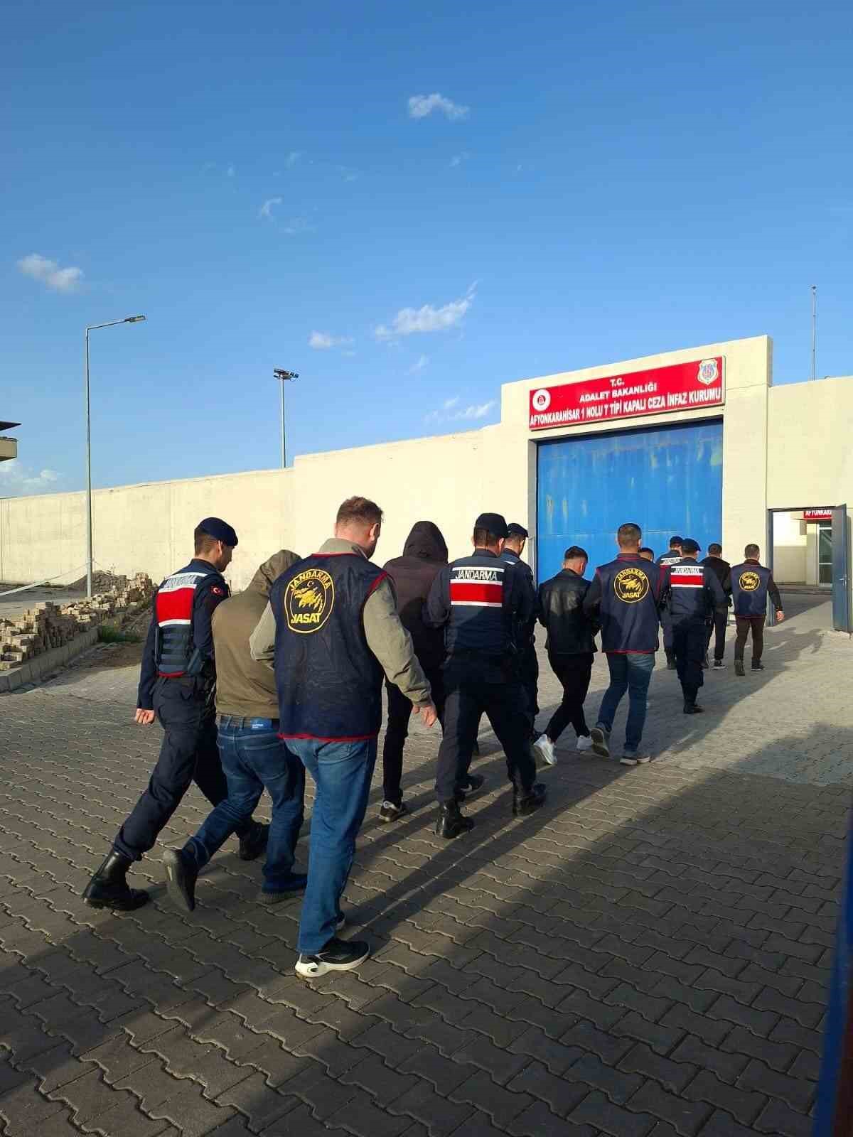 JASAT 7 faili me&ccedil;hul hırsızlık olayını aydınlattı
