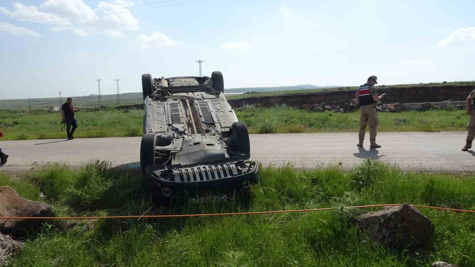 Kilis&rsquo;te feci kaza: Otomobil taklalar attı, 5 kişi yaralandı
