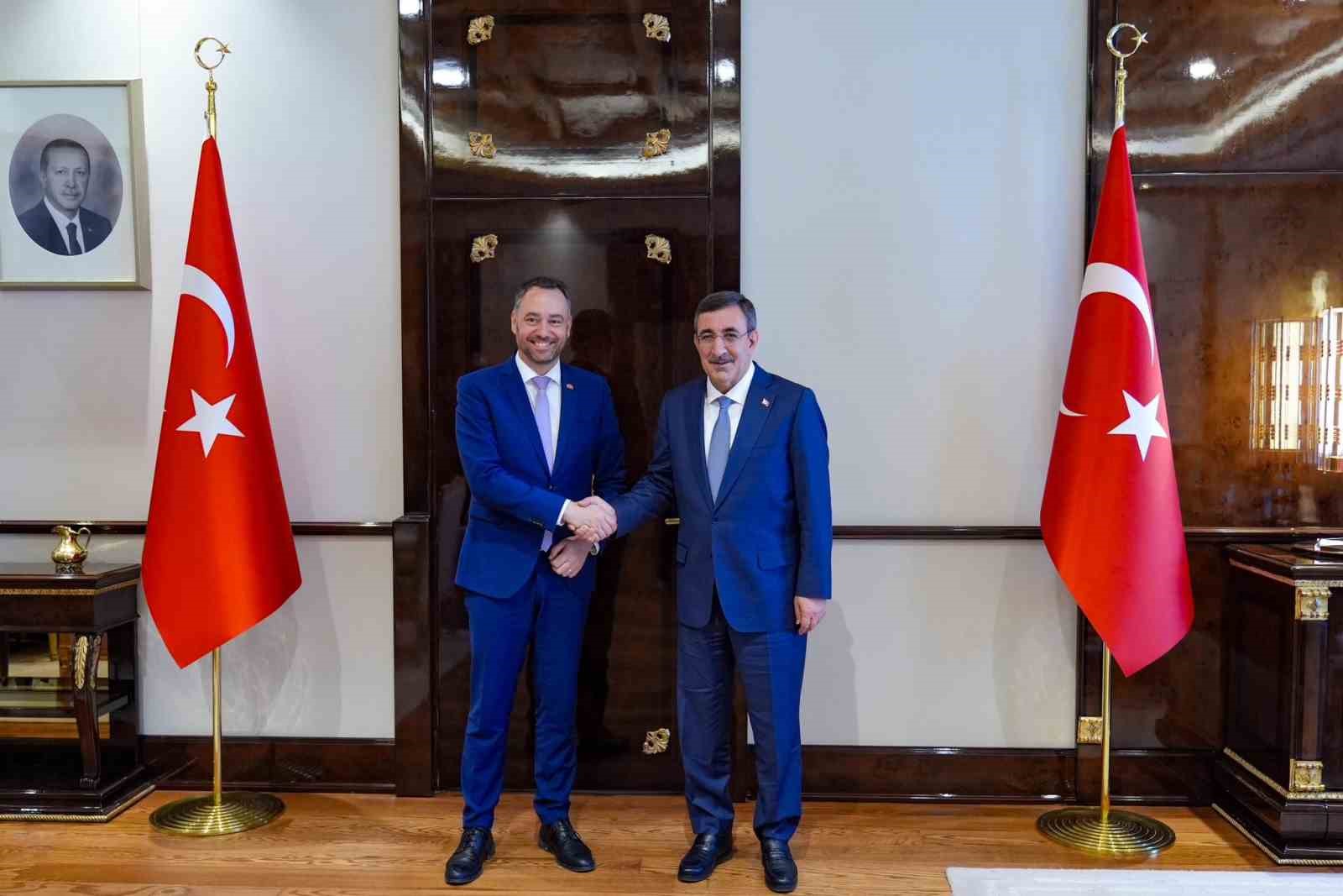 Cumhurbaşkanı Yardımcısı Yılmaz: "NATO müttefiki ve ortağımız Belçika ile ilişkilerimizin yeni bir ivme kazanmasından memnuniyet duyuyoruz"