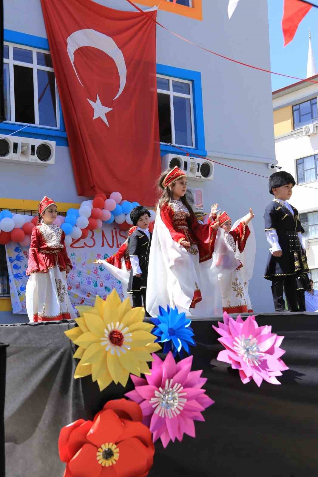 Minik yüreklerden büyük coşku