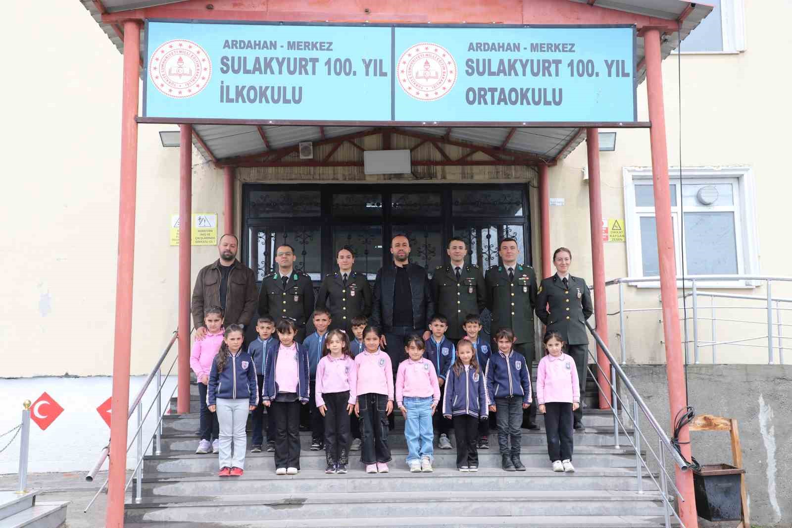 İlk mektuplarını Mehmet&ccedil;iğe yazdılar; Mehmet&ccedil;ikten cevap gecikmedi
