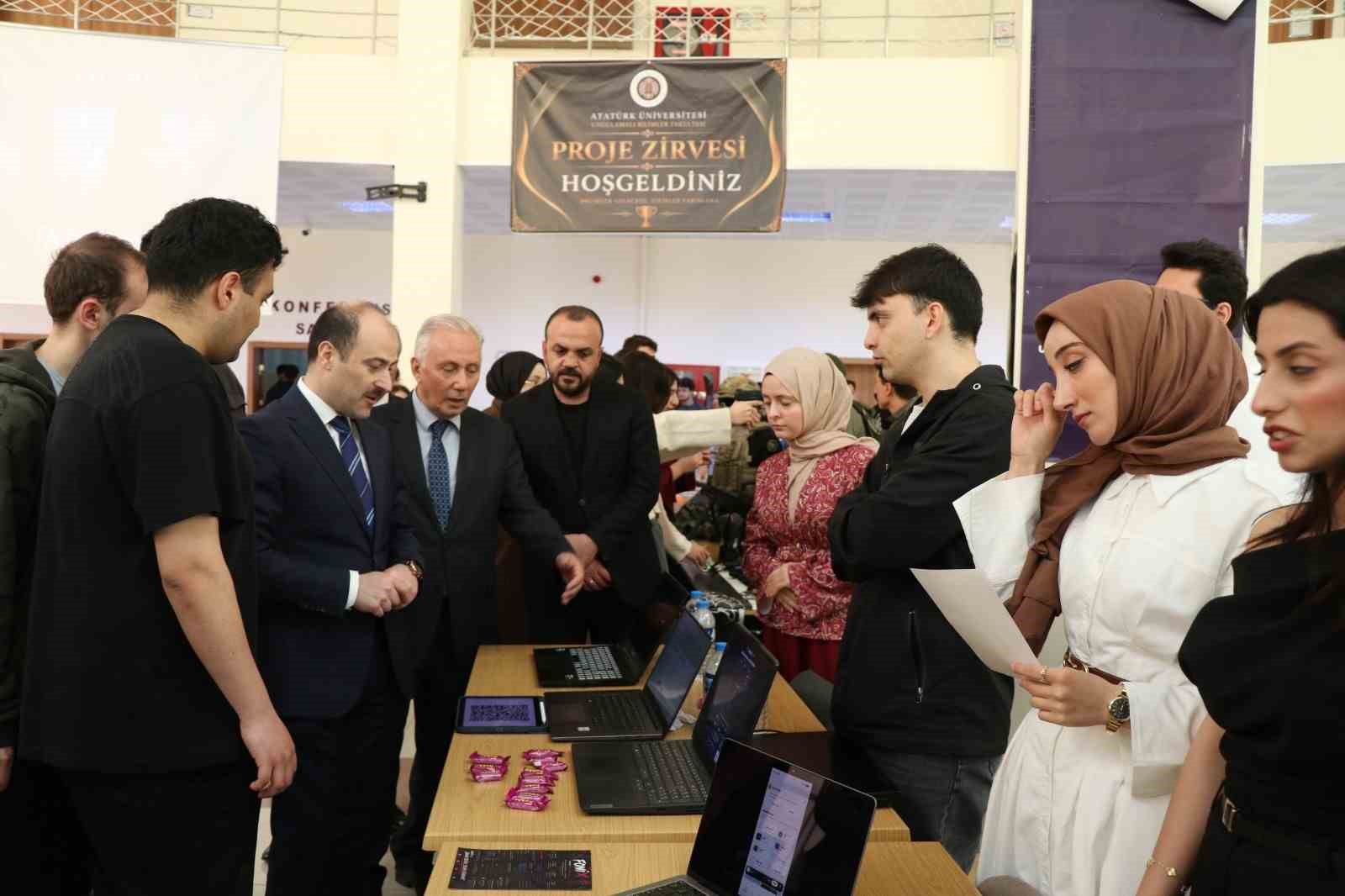 Proje zirvesine yoğun ilgi