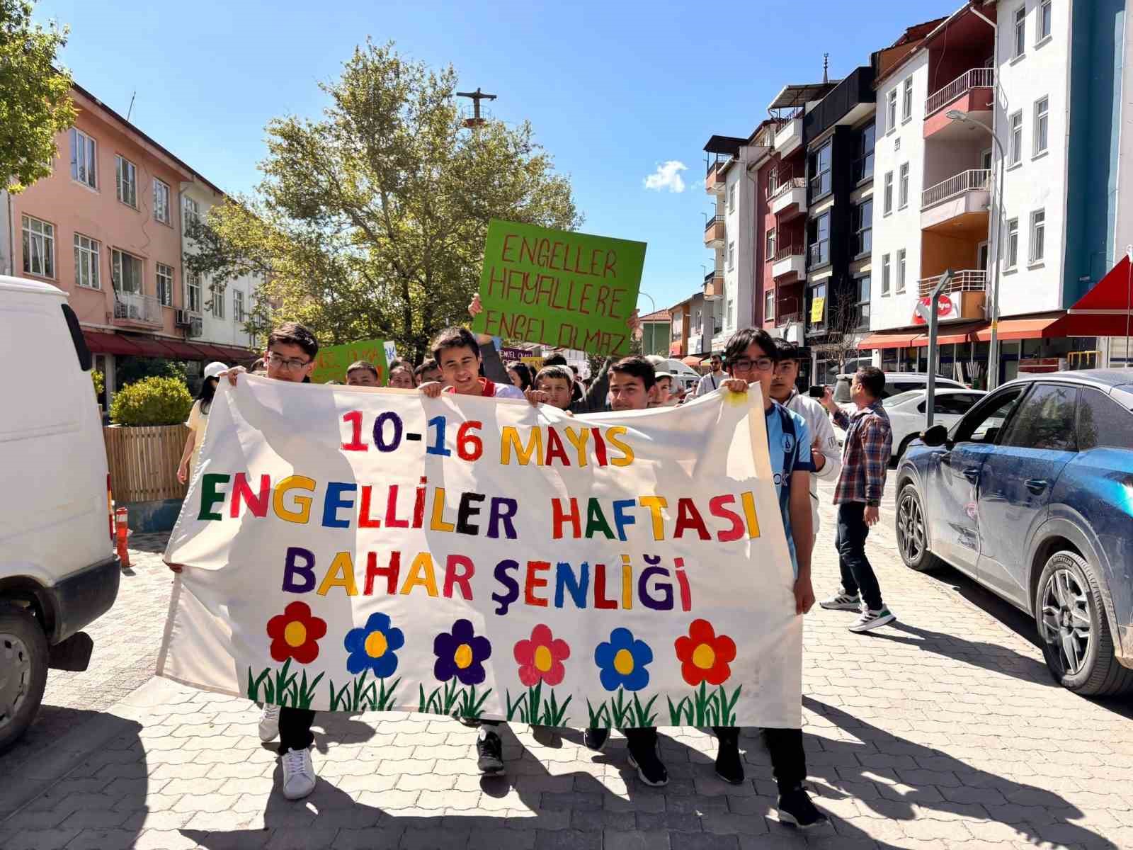 Hisarcık Şehitler Ortaokulu’nda Bahar Şenliği