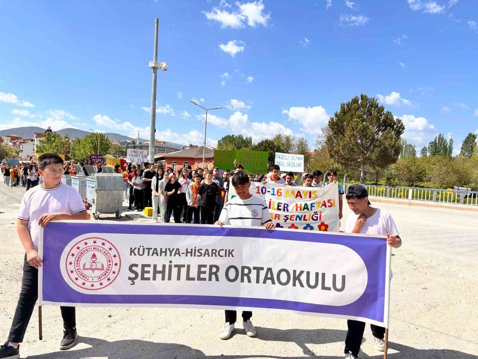 Hisarcık Şehitler Ortaokulu’nda Bahar Şenliği