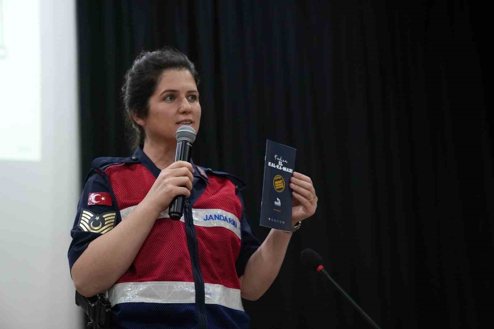 Aliağa&rsquo;da g&uuml;venli s&uuml;r&uuml;ş ve şiddetle m&uuml;cadele semineri
