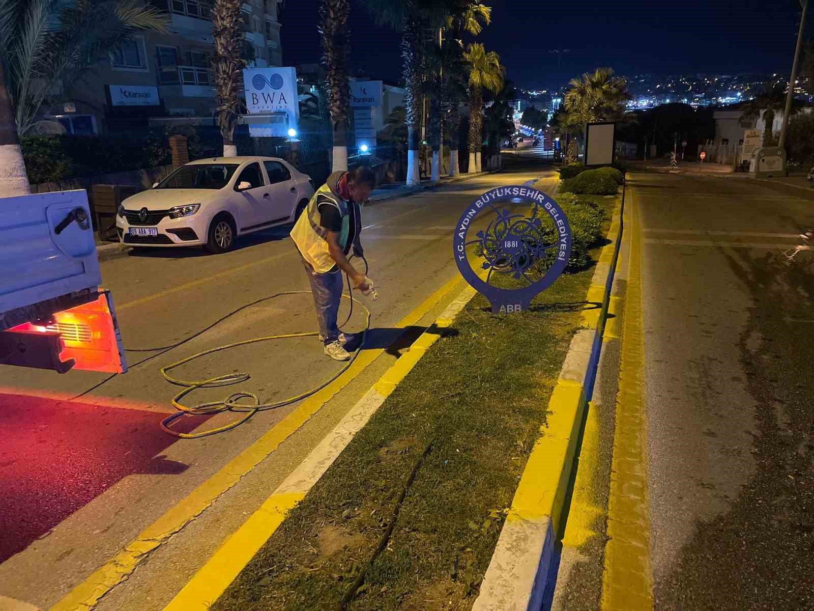 Aydın Büyükşehir’den, Kuşadası’nda bakım ve temizlik çalışması
