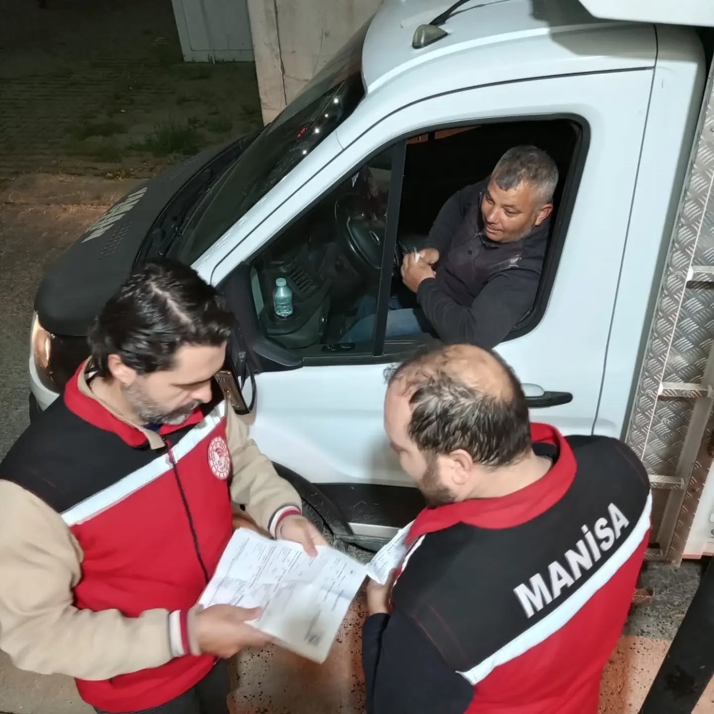Salihli’de kurbanlık nakli yapan araçlara sıkı denetim
