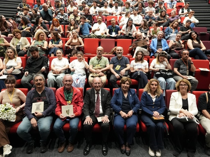 Denizli 38. Uluslararası Amatör Tiyatro Festivalinde coşku devam ediyor
