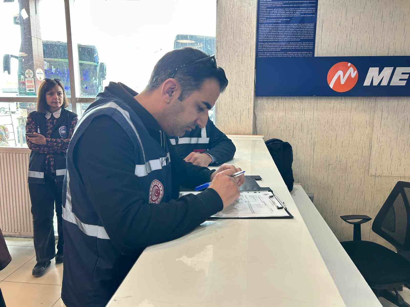 Van’da bayram öncesi otobüs terminallerinde bilet denetimi
