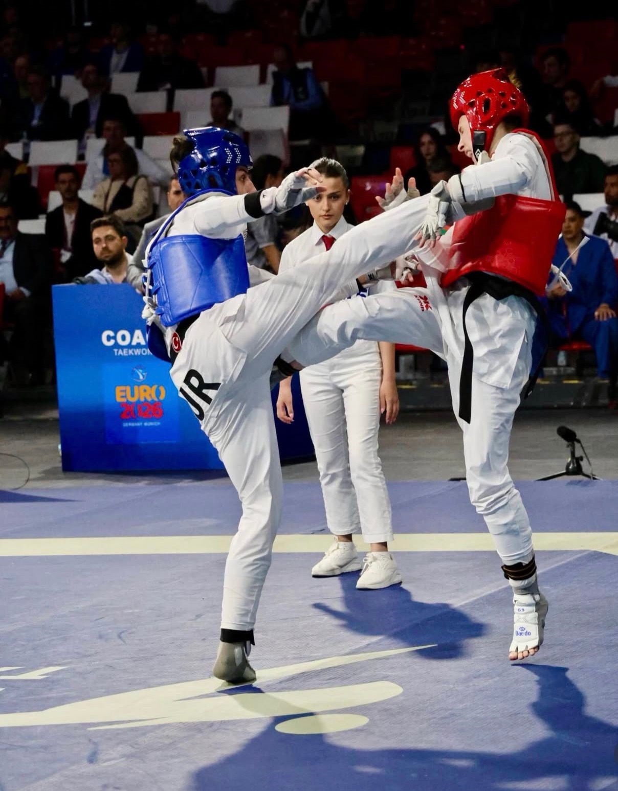 Yıldırımlı Hatice Kübra İlgün Avrupa’da kürsüde
