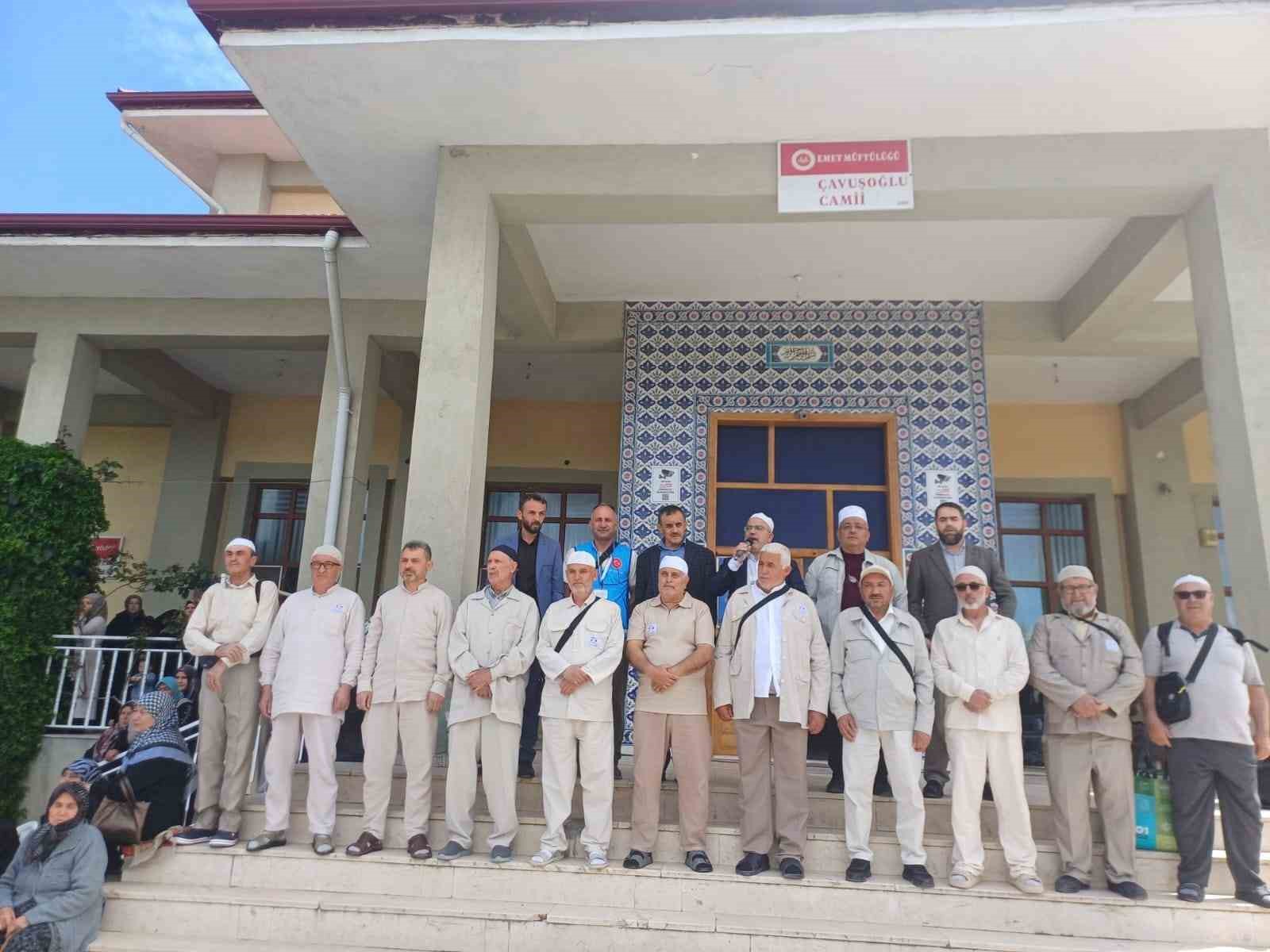 Emet’te 20 hacı adayı dualarla uğurlandı