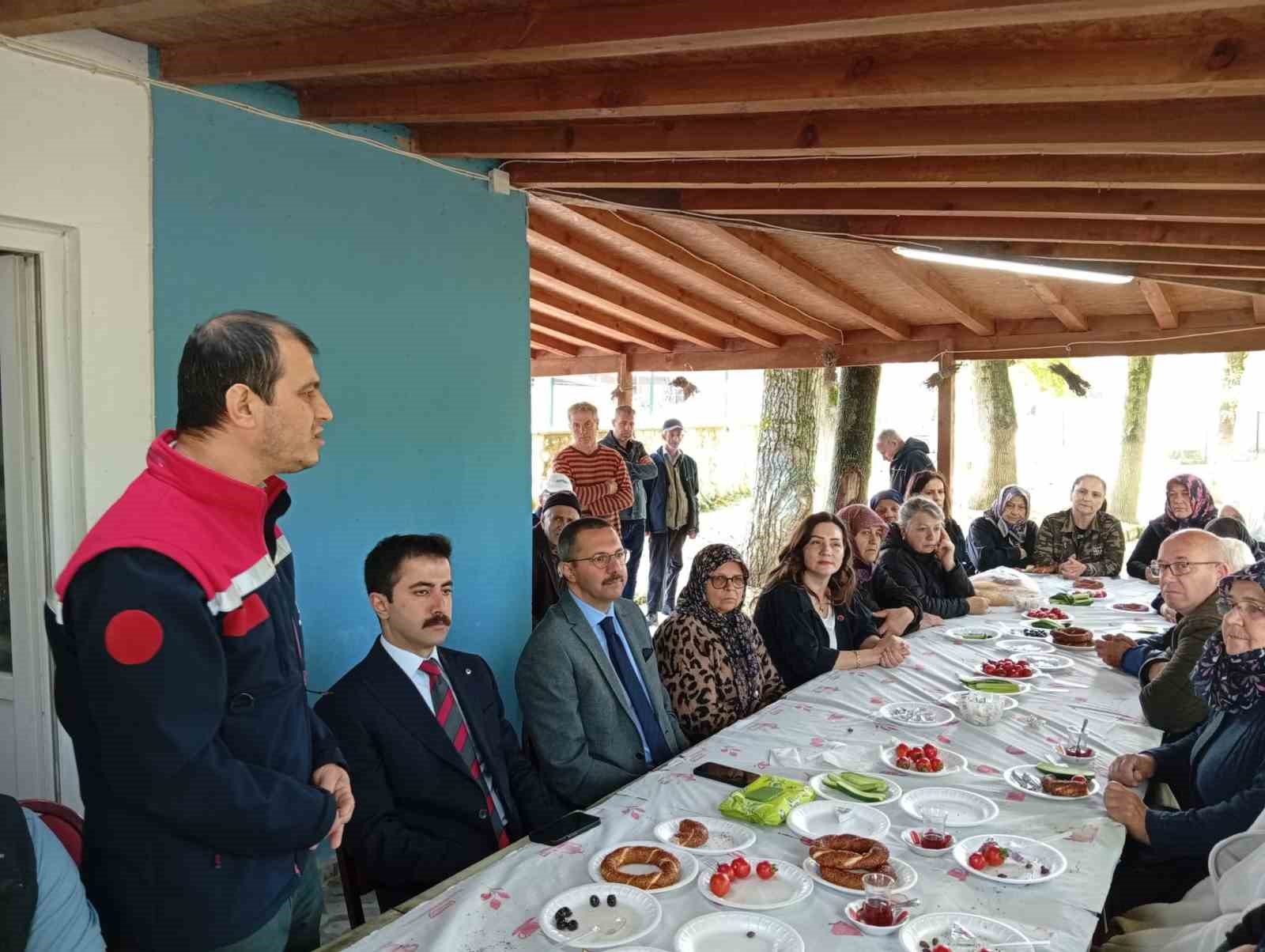 Pınarhisar protokol&uuml; &ccedil;ift&ccedil;iyle kahvaltıda buluştu

