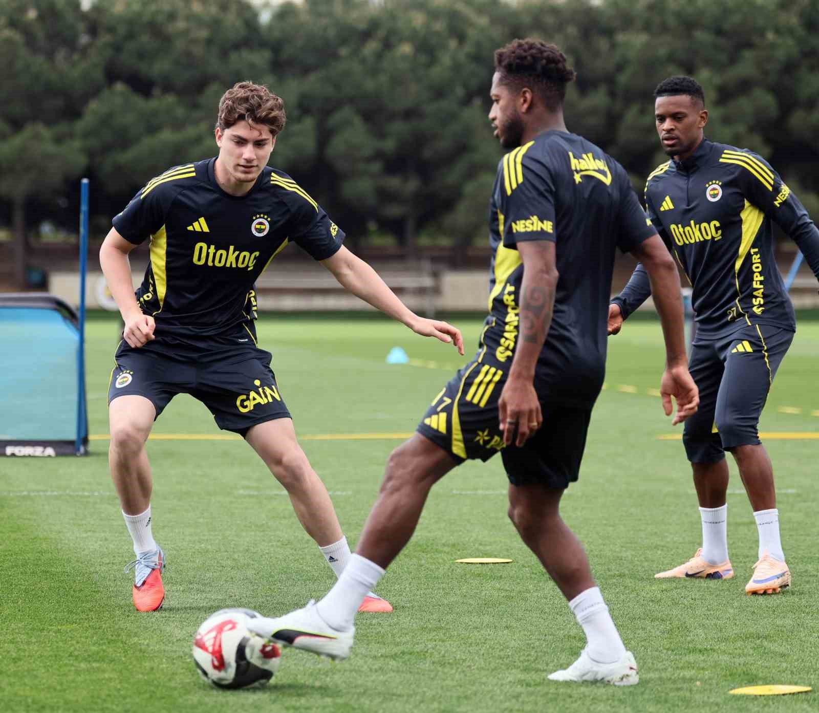 Fenerbahçe, Eyüpspor maçı hazırlıklarını sürdürüyor
