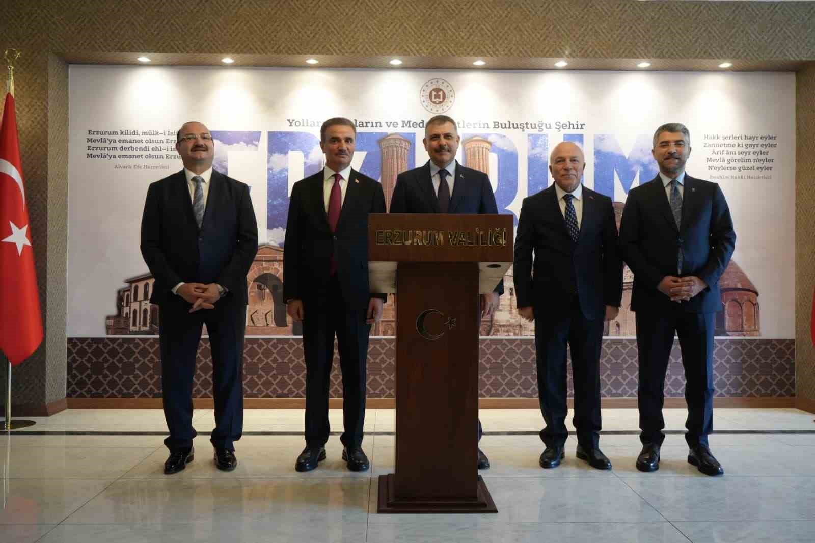 İ&ccedil;işleri Bakanı &Ccedil;ift&ccedil;i Erzurum Valiliği&rsquo;nde il y&ouml;neticileri ile bir araya geldi
