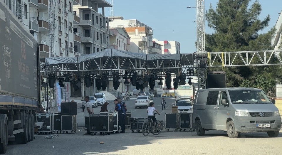 Bayrak tartışması organizasyonu iptal ettirdi
