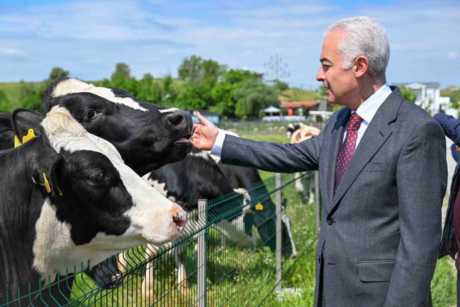 Vali Turan, çiftçiye kahvaltıda buluştu
